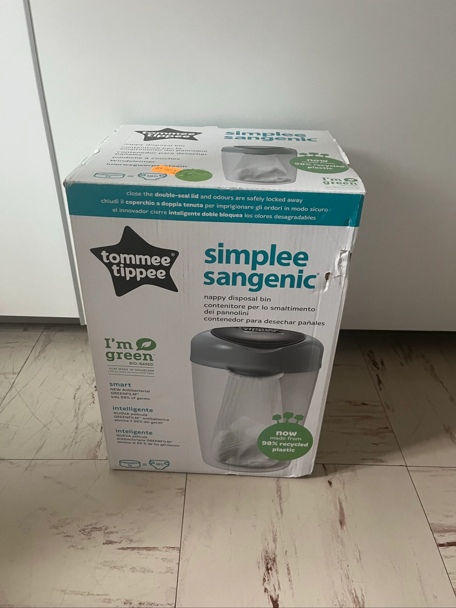 Poubelle à couches Sangenic Tommee Tippee  - Blanc gris  - je n’ai pas de rouleau à couche juste la poubelle - Carrefour 